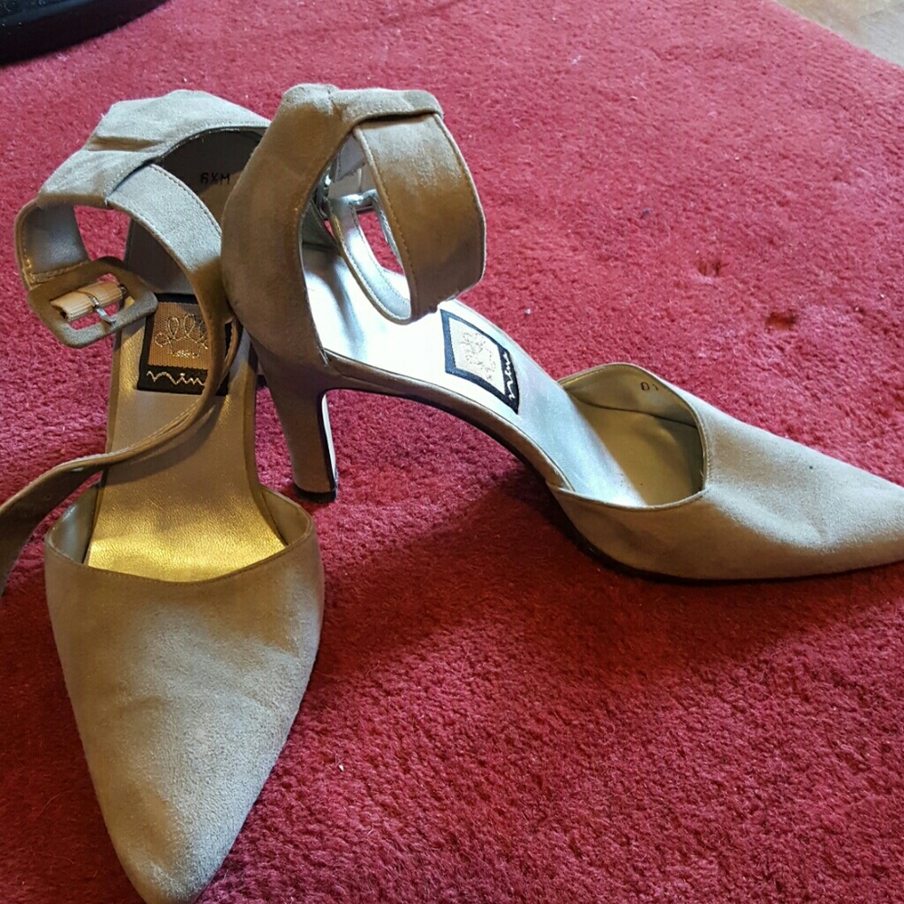 Heels - Picture 2 of 2